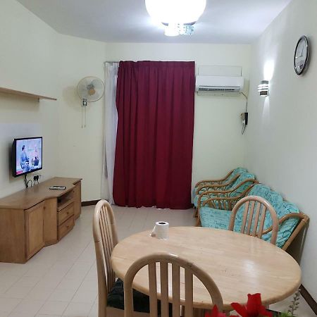 Home Stay Bayu Emas Appartment, Batu Ferringhi Zewnętrze zdjęcie