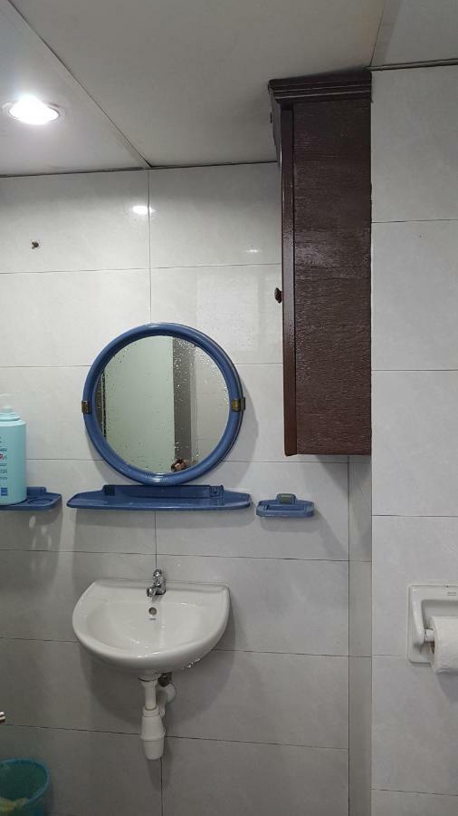 Home Stay Bayu Emas Appartment, Batu Ferringhi Zewnętrze zdjęcie