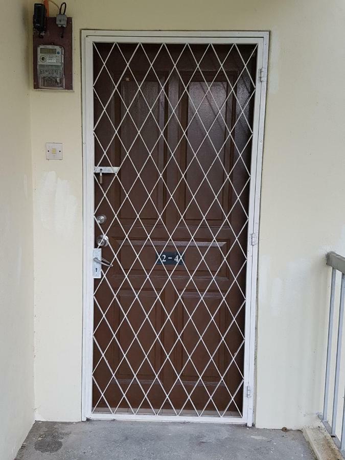 Home Stay Bayu Emas Appartment, Batu Ferringhi Zewnętrze zdjęcie